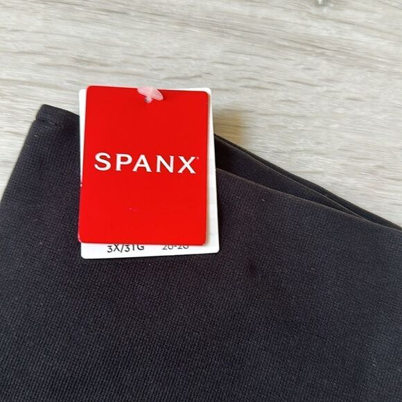 SPANX Look At Me Now Cropped‎ EcoCare Leggings size L Black NWT in packaging - Picture 7 of 8